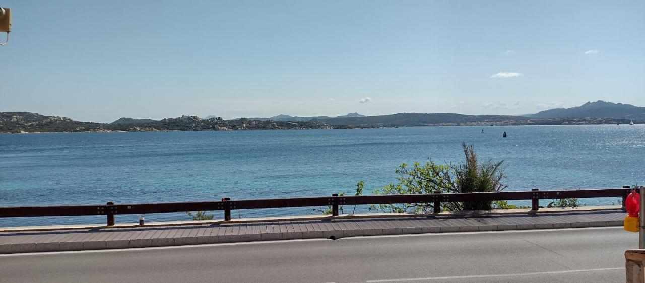 Appartamentino Panoramico...Con Finestra Sul Mare! 马达莱纳 外观 照片