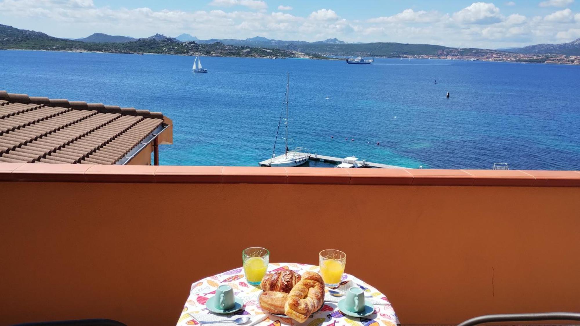 Appartamentino Panoramico...Con Finestra Sul Mare! 马达莱纳 外观 照片