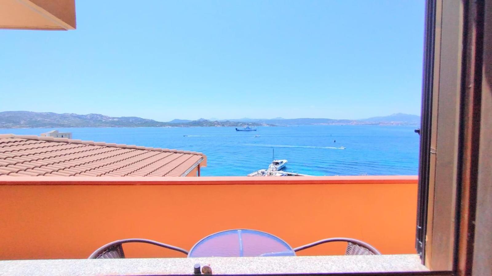 Appartamentino Panoramico...Con Finestra Sul Mare! 马达莱纳 外观 照片